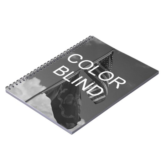 Carnet Drapeaux en nuances de gris (Côté gauche)