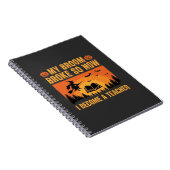 Carnet Drôle de professeur d'Halloween Broom Broke Design (Côté Droit)