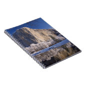 Carnet El Capitan se réfléchit dans la rivière Merced en  (Côté Droit)