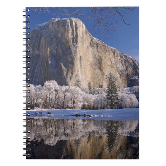 Carnet El Capitan se réfléchit dans la rivière Merced en  (Devant)