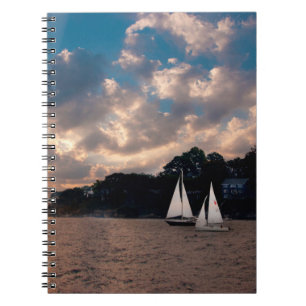 Carnet États-Unis, Massachusetts. Voile au coucher du sol