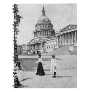 Carnet Extérieur du bâtiment de capitol avec des femmes