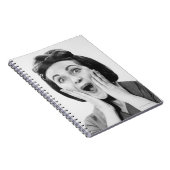 Carnet Femme faisant le visage (Côté Droit)