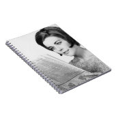 Carnet Femme Newpaper de lecture (Côté Droit)