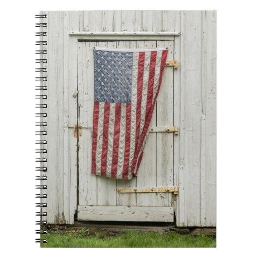 Carnet Fermes | Porte Blanche Avec Drapeau Américain (Devant)