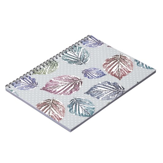 Carnet Feuilles d'open work sur un arrière - plan gris cl (Côté gauche)