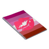 CARNET FIERTÉ DE LESBIENNE DE ROUGE À LÈVRES (Côté Droit)