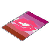 CARNET FIERTÉ DE LESBIENNE DE ROUGE À LÈVRES (Côté gauche)