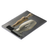 Carnet (Figurine de Lto R) avec les bras croisés, (Côté gauche)