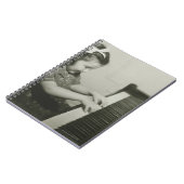 Carnet Fille jouant le piano (Côté gauche)