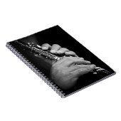 Carnet Flûte jouée en noir et blanc par un gitan (Côté Droit)