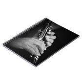 Carnet Flûte jouée en noir et blanc par un gitan (Côté gauche)