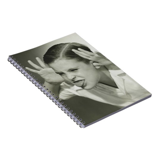 Carnet Garçon faisant le visage (Côté Droit)