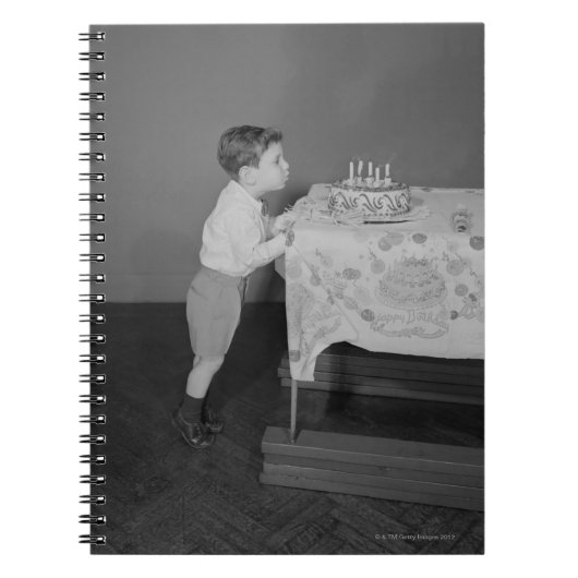Carnet Garçon soufflant des bougies (Devant)