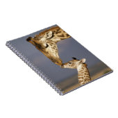 Carnet Girafe embrassant un bébé girafe (Côté Droit)