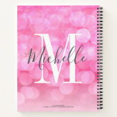 Carnet Girl Pink Sparkle Bokeh Nom du monogramme (Dos)
