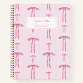 Carnet Girls Coquette Pink Bow Nom du monogramme (Devant)