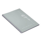 Carnet Girly Sage Green Script moderne Monogramme Nom (Côté Droit)