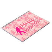 Carnet Gone Squatching sur camouflage rose (Côté gauche)