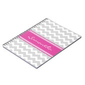 Carnet gris rose nommé fait sur commande de (Côté gauche)