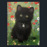 Carnet Gustav Klimt Kitten<br><div class="desc">Carnet avec un chaton Gustav Klimt ! Ce chaton noir porte un collier d'argent et s'assoit dans un champ de fleurs rouges,  bleues,  blanches et jaunes. Un cadeau merveilleux pour les amateurs d'art amoureux des chats et autrichiens !</div>