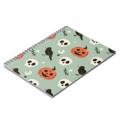 Carnet Halloween motif sans couture avec corbeaux, crânes (Côté gauche)