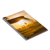 Carnet Hands Sifting Grain Rural Landscape  (Côté Droit)