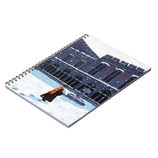 Carnet HARRY POTTER™ et Hedwig dans la cour de HOGWARTS™ (Côté gauche)