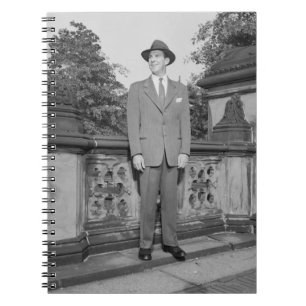 Carnet Homme dans le casquette
