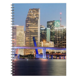 Carnet Horizon lumineux de Miami du centre au crépuscule