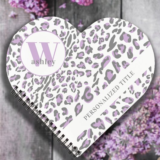 Carnet Imprimé léopard lilas gris monogrammé en forme de