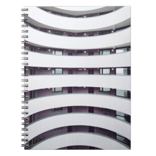 Carnet Intérieur du bâtiment blanc