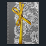 Carnet Jaune gris de planificateur de ruban et de<br><div class="desc">Ce journal assez nuptiale de planificateur fait partie de notre collection de ruban et "de dentelle d'arcs". Employez la "personnaliser orange il" bouton ci-dessus si vous voulez changer ou ajouter le nouveau texte. Il y a plusieurs produits assortis disponibles pour cette collection : les invitations de mariage, sauvent le magnet...</div>