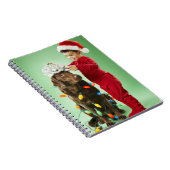 Carnet Jeune garçon enroulant des lumières de Noël autour (Côté Droit)