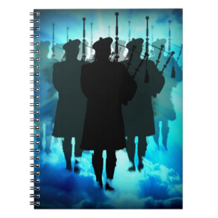 Carnet Joueurs de cornemuse des Highlands, avec des dizai