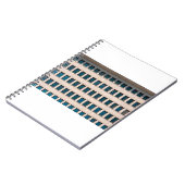 Carnet La façade du bâtiment moderne de forme rectangulai (Côté gauche)