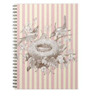 Carnet La petit Famille sur l'arrière - plan rose et crèm