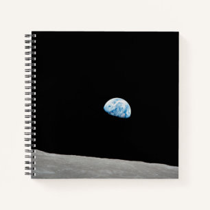 Carnet La Terre S'Élève Au-Dessus De L'Horizon Lunaire.