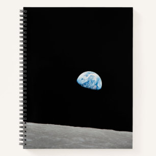 Carnet La Terre S'Élève Au-Dessus De L'Horizon Lunaire.