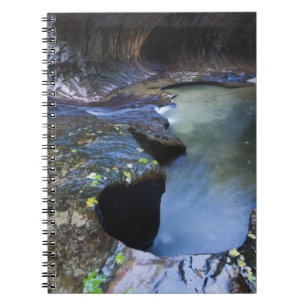 Carnet Le canyon de fente de souterrain