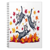 Carnet Les chats jouent dans les feuilles d'automne (Devant)