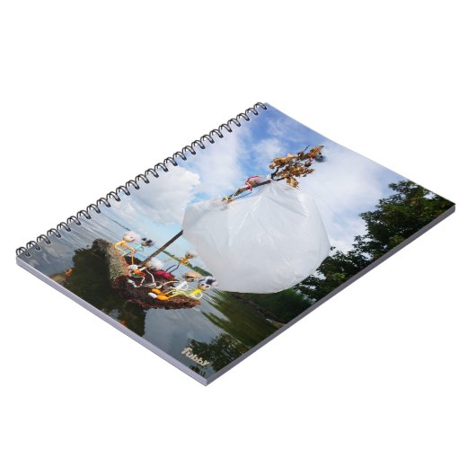 Carnet Les fubby sur un bateau à voile en bois promeuvent (Côté gauche)