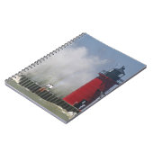 Carnet Les gens sur la jetée regardent de grandes vagues  (Côté gauche)