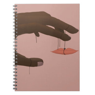 Carnet Lèvres attachées à la main