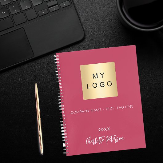 Carnet Logo d'entreprise avec nom en écriture rose magent