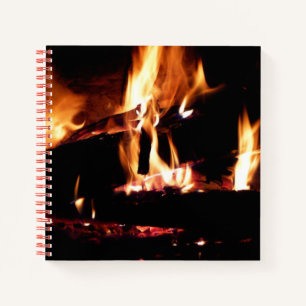 Carnet Logs dans la cheminée Photographie de feu chaud