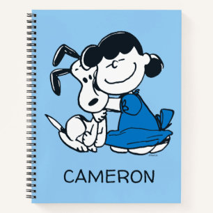 Carnet Lucy Hugging Snoopy