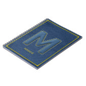 Carnet M lettrage monogramme à couture jaune Y2K en denim (Côté gauche)