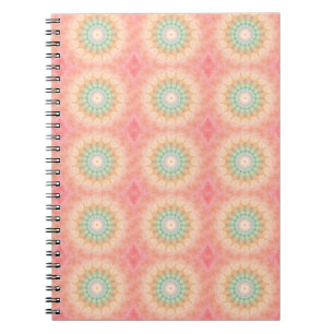 Carnet Mandala géométrique vert rouge jaune coloré