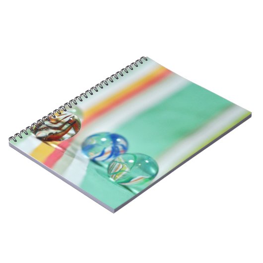 Carnet Marbres sur un arrière - plan rayé (Côté gauche)